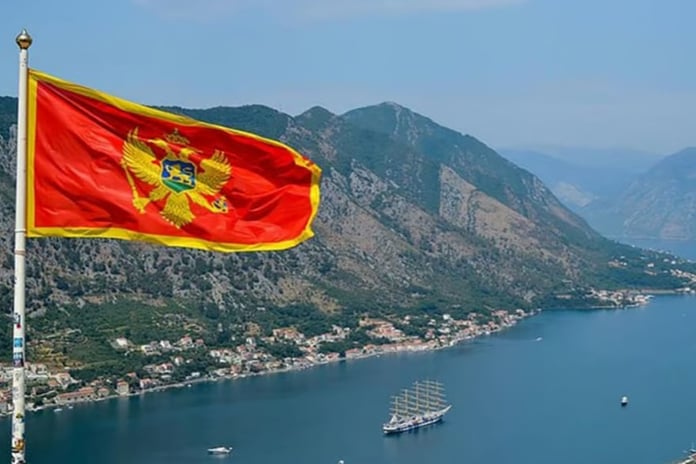 Karadağ Türk vatandaşlarının vizesiz seyahat hakkını askıya aldı