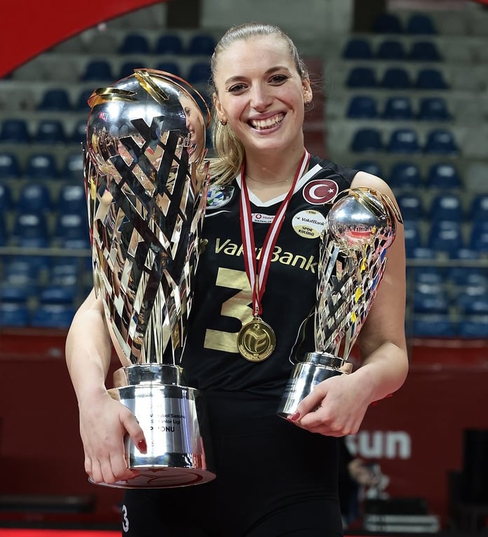 MVP Cansu Özbay