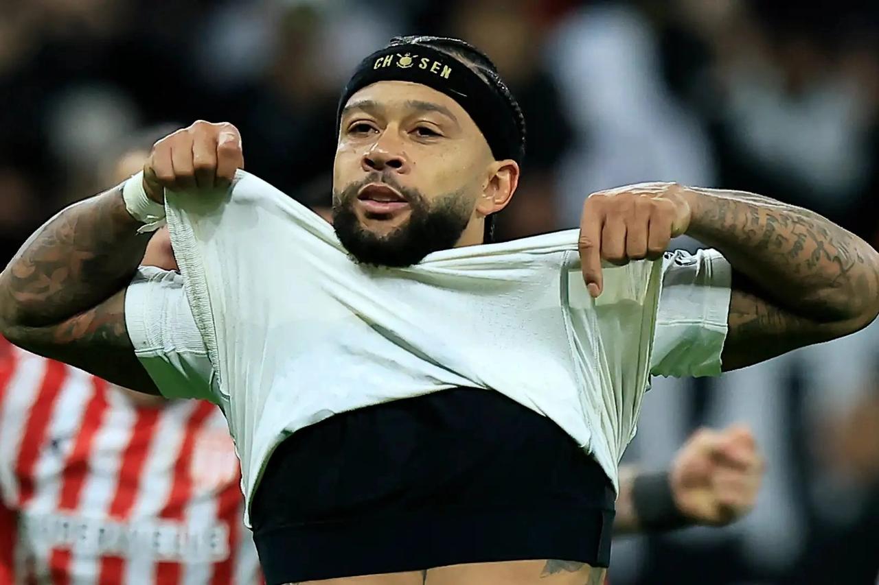 Memphis penaltıyı kaçırdı, Corinthians elendi