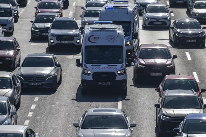 İstanbul'da hayat kurtaran proje: Ambulans geldiğinde radyo kapanacak