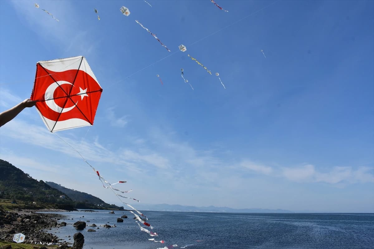 Ordu semaları uçurtmalarla süslendi