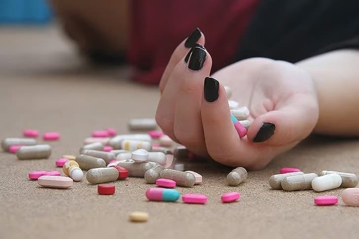 Cinayeti 'intihar' gibi göstermek için milyonluk pazarlık