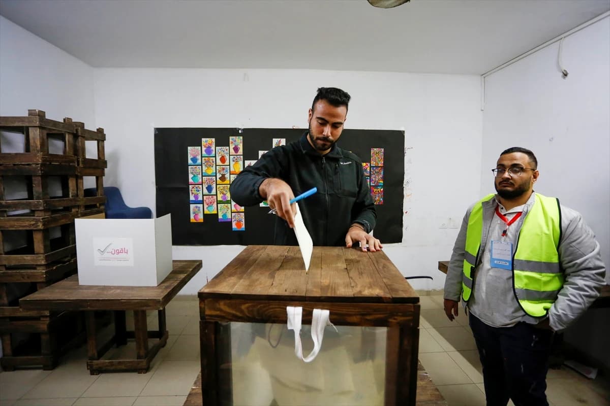 Gazzeliler yerel seçim için sandığa gitti