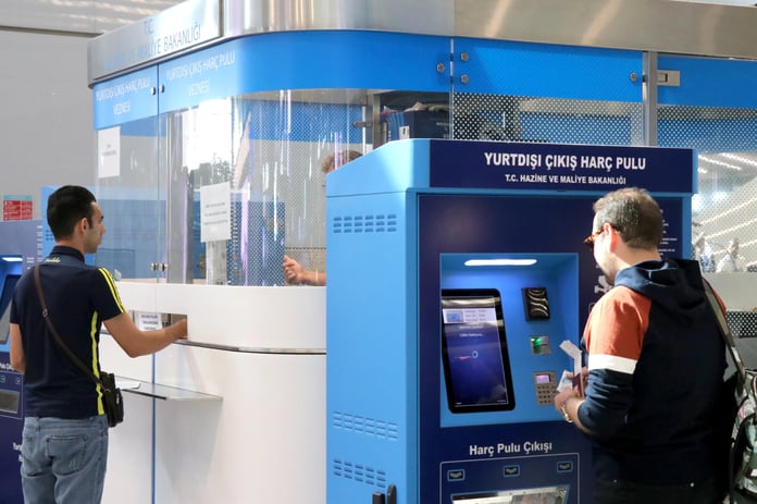 Yurt dışına çıkış harcı ne kadar, arttı mı? Resmi Gazete ile 2025 güncel yurt dışına çıkış harcı kaç TL oldu?