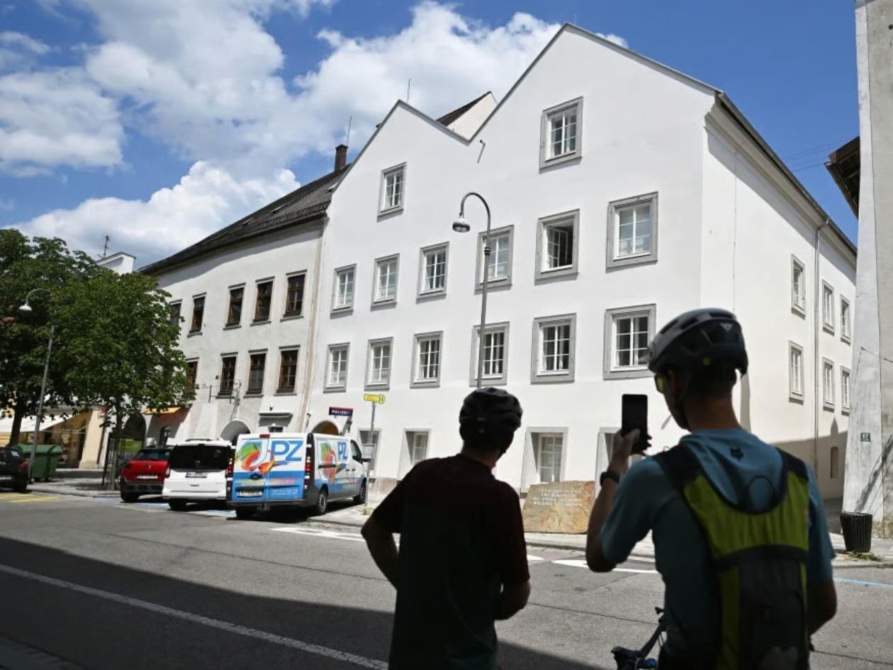 Hitler'in doğduğu ev karakol oldu