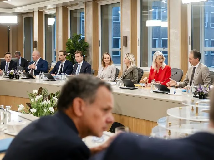 Hollanda'da İsrail'e yaptırım Karşıtı tutum nedeniyle peş peşe istifalar geliyor