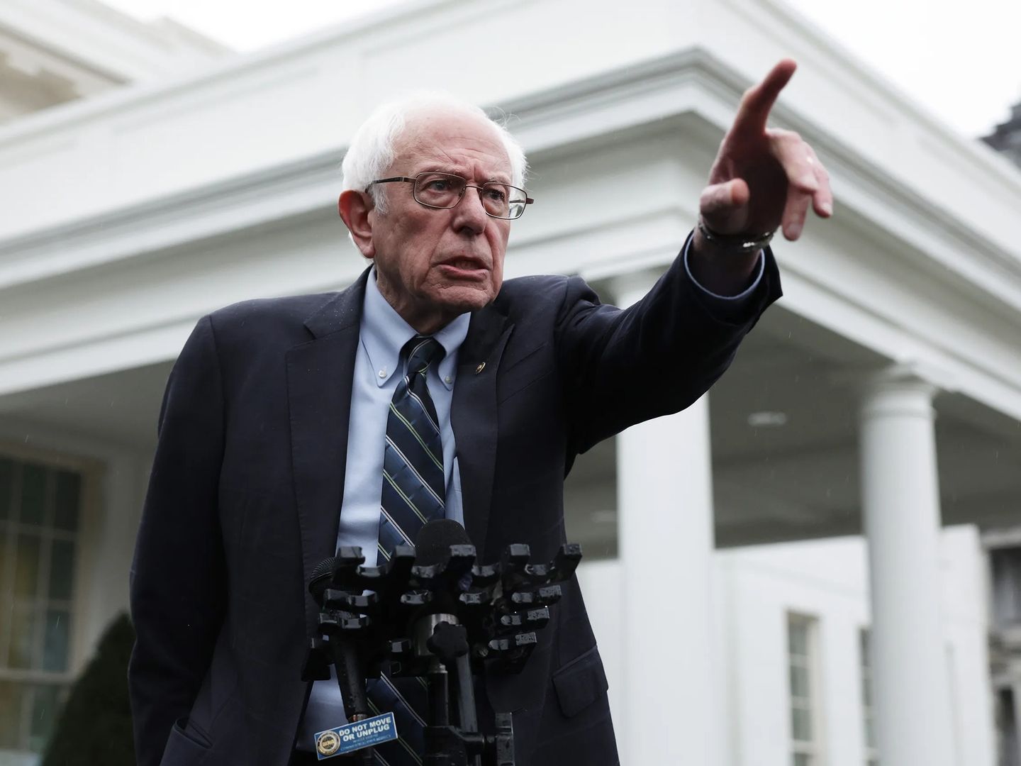 Sanders Netanyahu hükümetine silah satışının durdurulması için Senato'da baskı yapacağını açıkladı