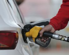 Benzin - Motorin fiyatı kaç lira? Benzin-Motorin fiyatı ne kadar, indirim var mı?