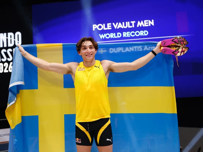 Armand Duplantis kendi evinde rekoru tazeledi: Sırıkla atlamada 15. dünya rekoru