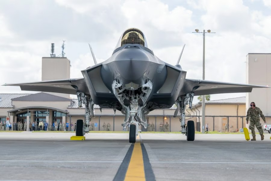 Almanya, 15 adet ek F-35 savaş uçağı satın alacak