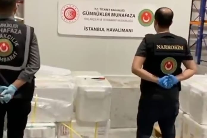 Gümrüklerde uyuşturucu operasyonu: 1.1 milyar TL'lik madde yakalandı