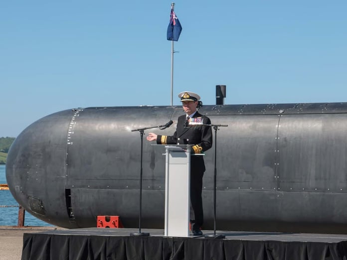 İngiltere, yeni insansız denizaltısını tanıttı