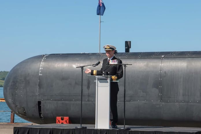 İngiltere, yeni insansız denizaltısını tanıttı