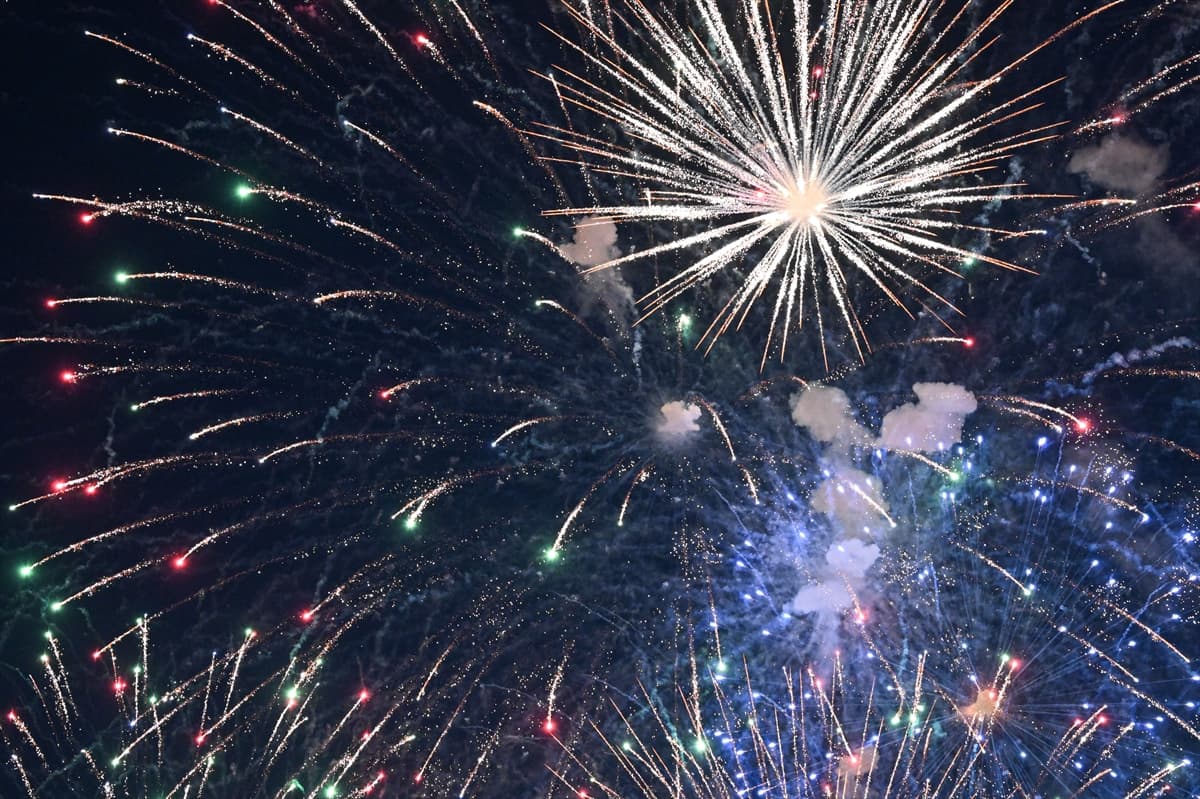 İstanbul'un fethinin 573. yıl dönümü dün gece böyle kutlandı! İşte o görsel şölen...