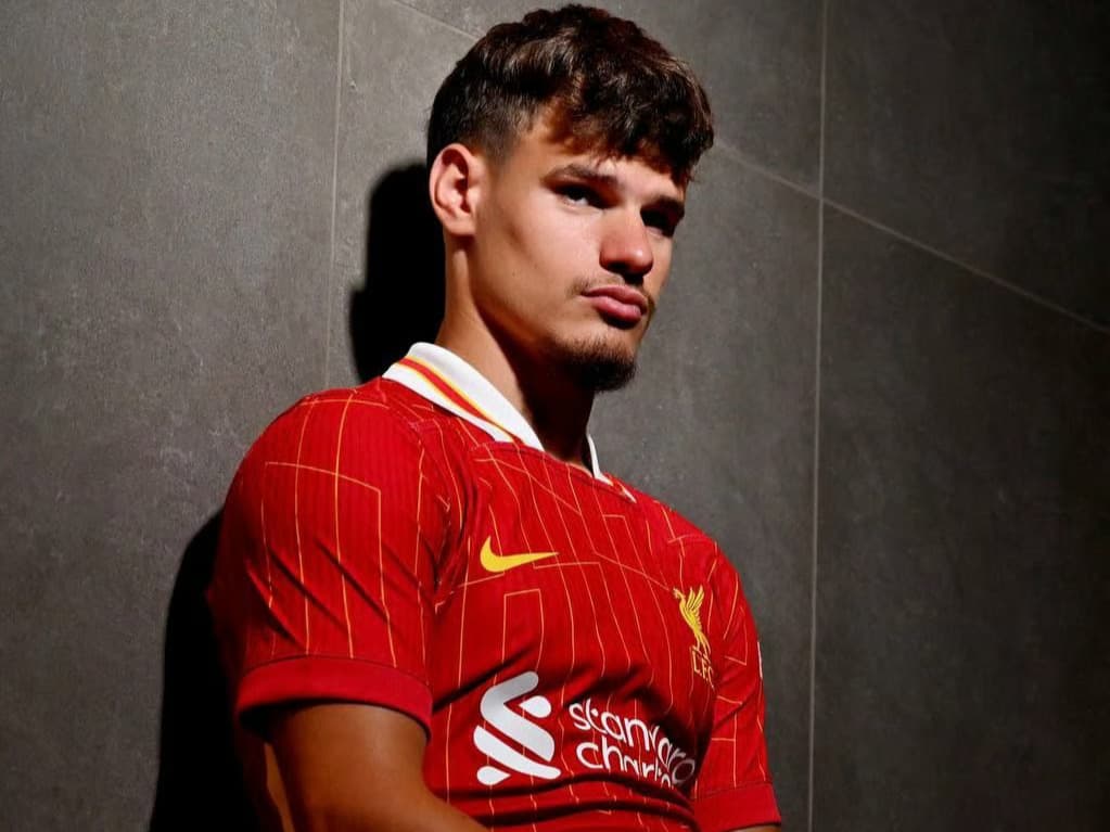 Liverpool, Milos Kerkez'i kadrosuna kattı