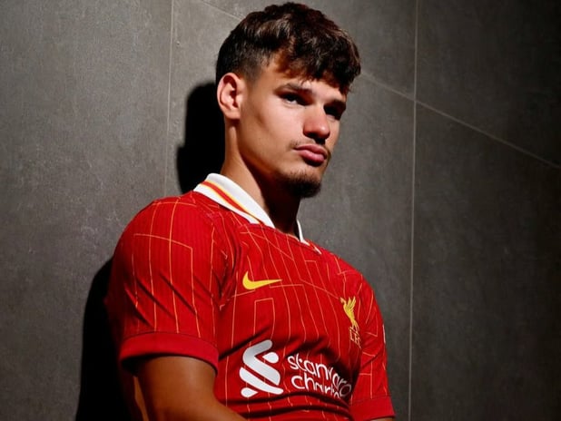 Liverpool, 21 yaşındaki sol bek Milos Kerkez'i renklerine bağladı