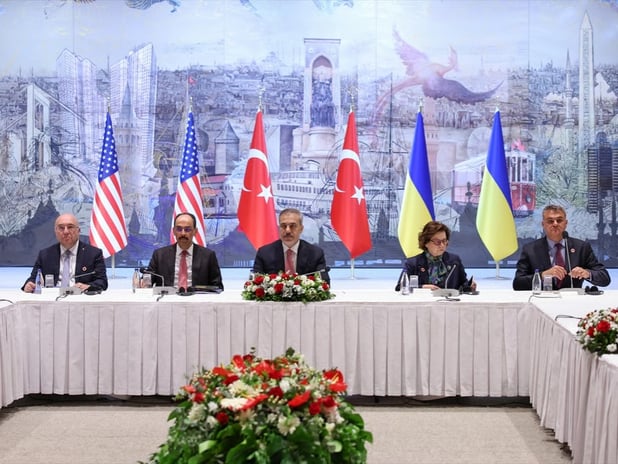 Türkiye-Ukrayna-ABD zirvesi İstanbul'da gerçekleşti