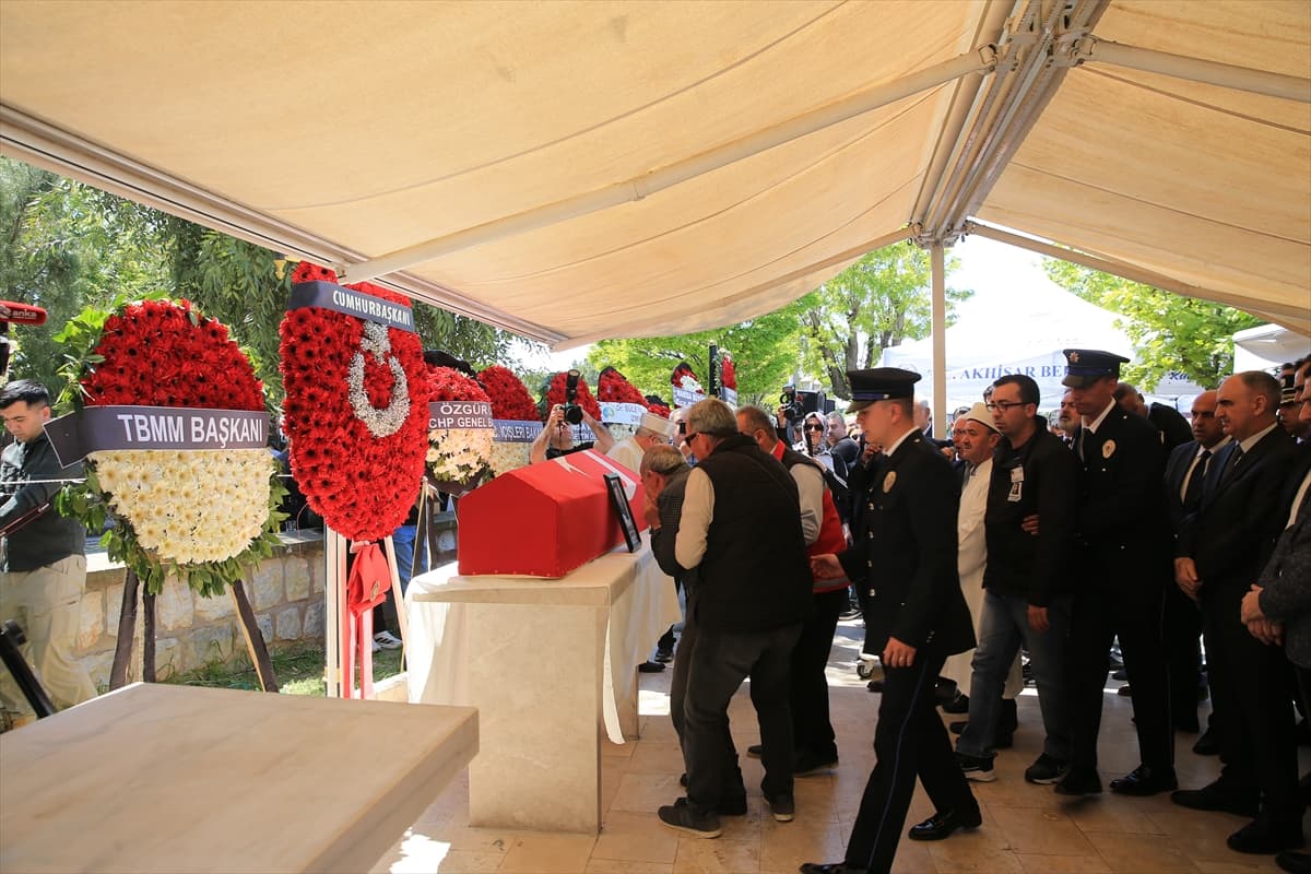 Şehit polis Serkan Hızlı son yolculuğuna uğurlandı