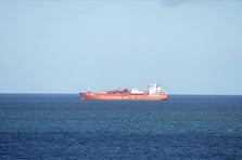 Hürmüz Boğazı kapanırsa petrolün varil fiyatı 90 dolara çıkabilir