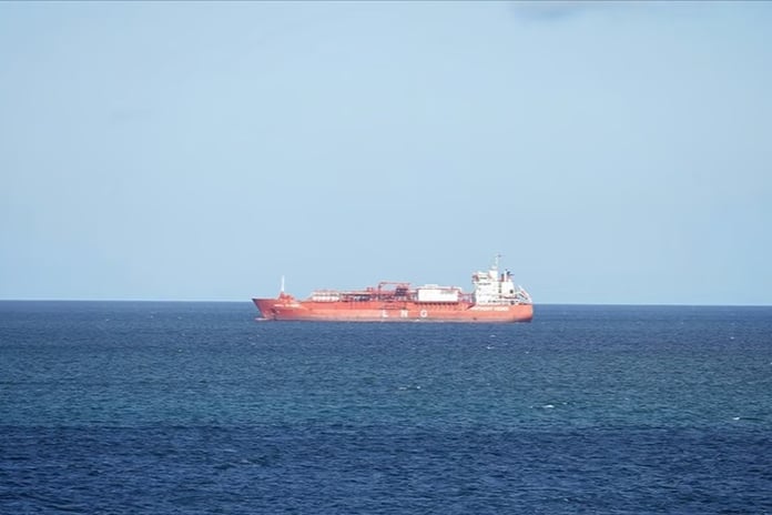 Hürmüz Boğazı kapanırsa petrolün varil fiyatı 90 dolara çıkabilir