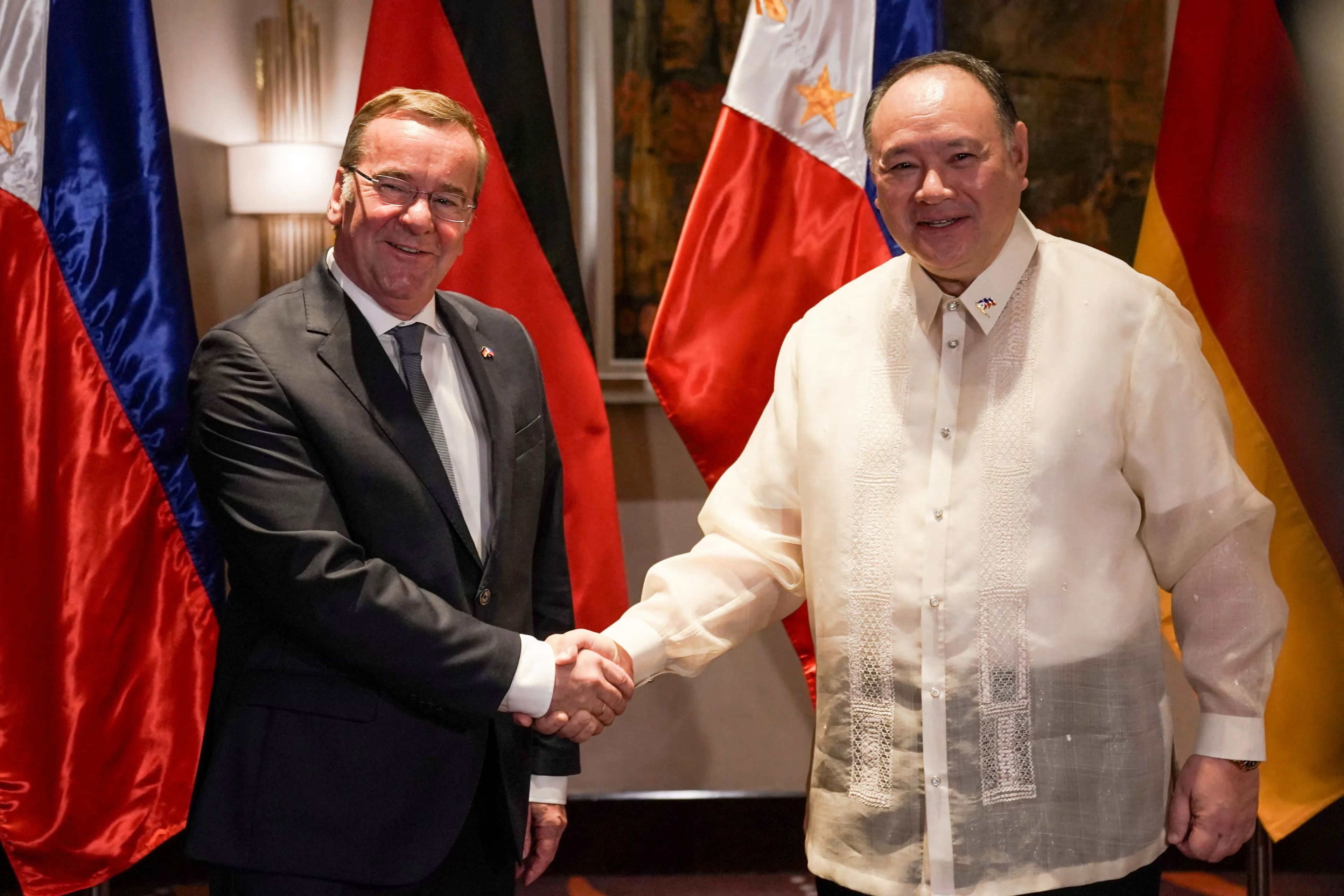 Filipinler ve Almanya, savunma iş birliğini güçlendirmek için anlaşma imzaladı