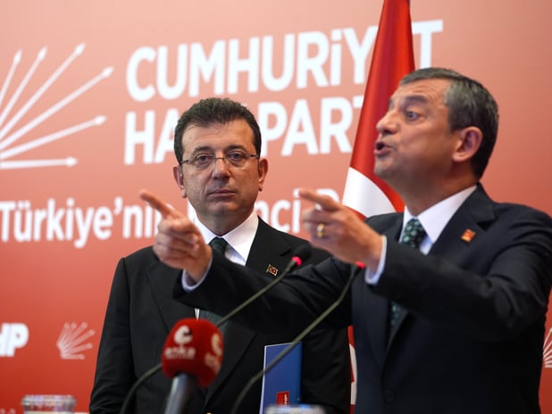 CHP'de kriz büyüyor: Özel olağanüstü kurultay kararı aldı