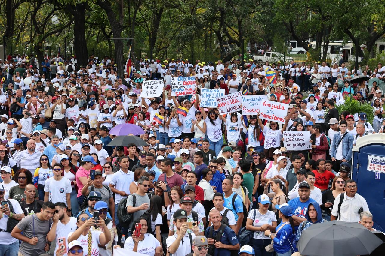 Venezuelalılar Amerikan yaptırımlarına karşı yürüdü