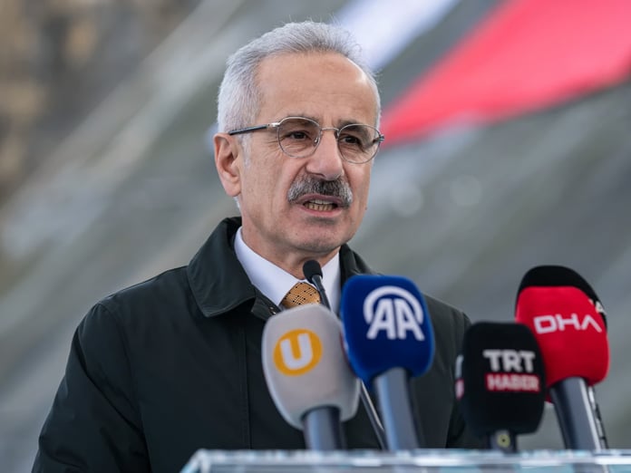 Bakan Uraloğlu'ndan tarihi açıklama: Hızlı tren hattıyla Arabistan'a kadar gideceğiz