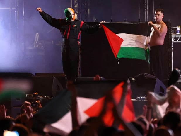 Macar hükümeti, İsrail karşıtı tutumları nedeniyle İrlandalı rap grubuna ülkeye giriş yasağı getirdi