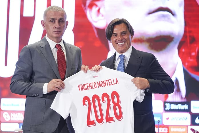 A Milli Futbol Takımı'nda Vincenzo Montella dönemi resmen uzadı: İtalyan hocaya Türk vatandaşlığı yolu açılıyor, hedef 2026 Dünya Kupası