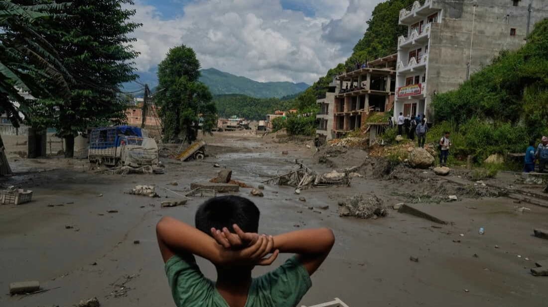 Nepal’de can kaybı 1003’e yükseldi