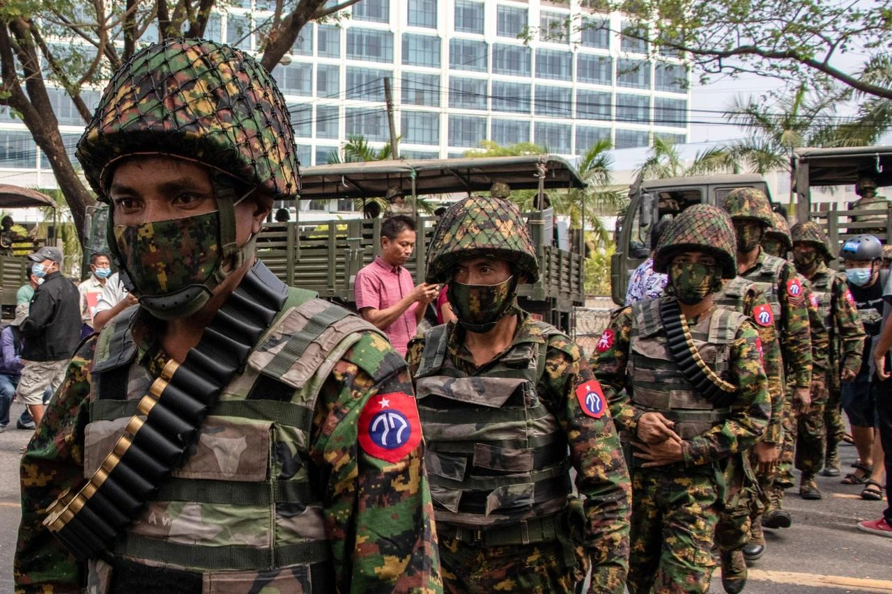 Myanmar ordusu çocukları tutukladı