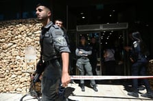 Filistinli otel çalışanı Kudüs’te iki İsrailliyi bıçakladı