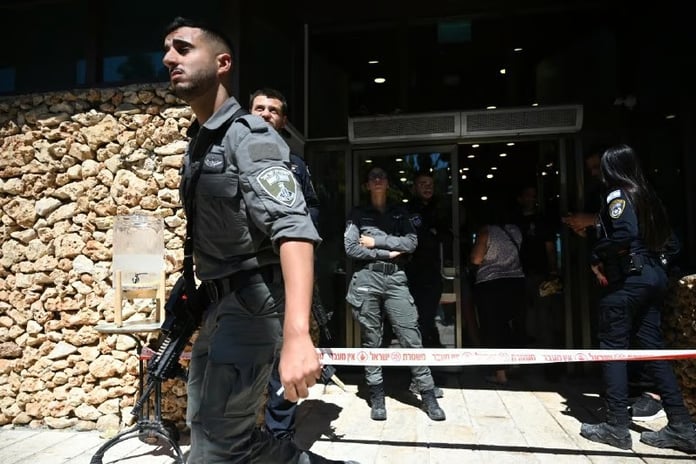 Filistinli otel çalışanı Kudüs’te iki İsrailliyi bıçakladı