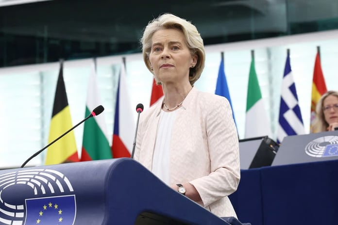 Von der Leyen Avrupa Parlamentosu'ndaki güvensizlik oylamasını geçti