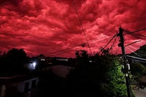 Kolombiya'da kızıl gökyüzü paniği