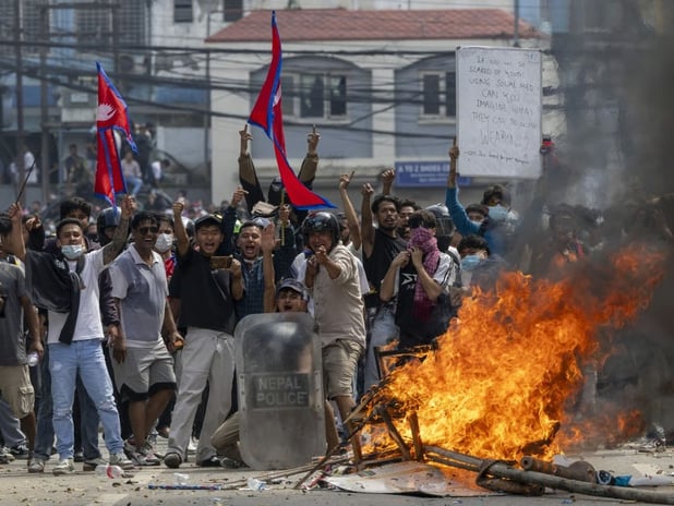 Nepal’de sosyal medya yasağı protestoları can aldı