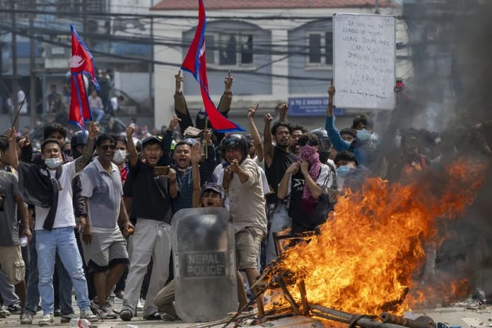 Nepal’de sosyal medya yasağı protestoları can aldı
