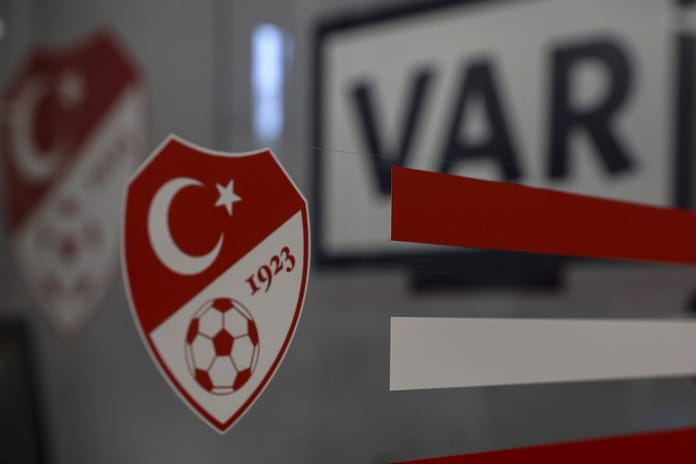 Futbol kadrosundaki değişiklikler ve hakem eleştirileri