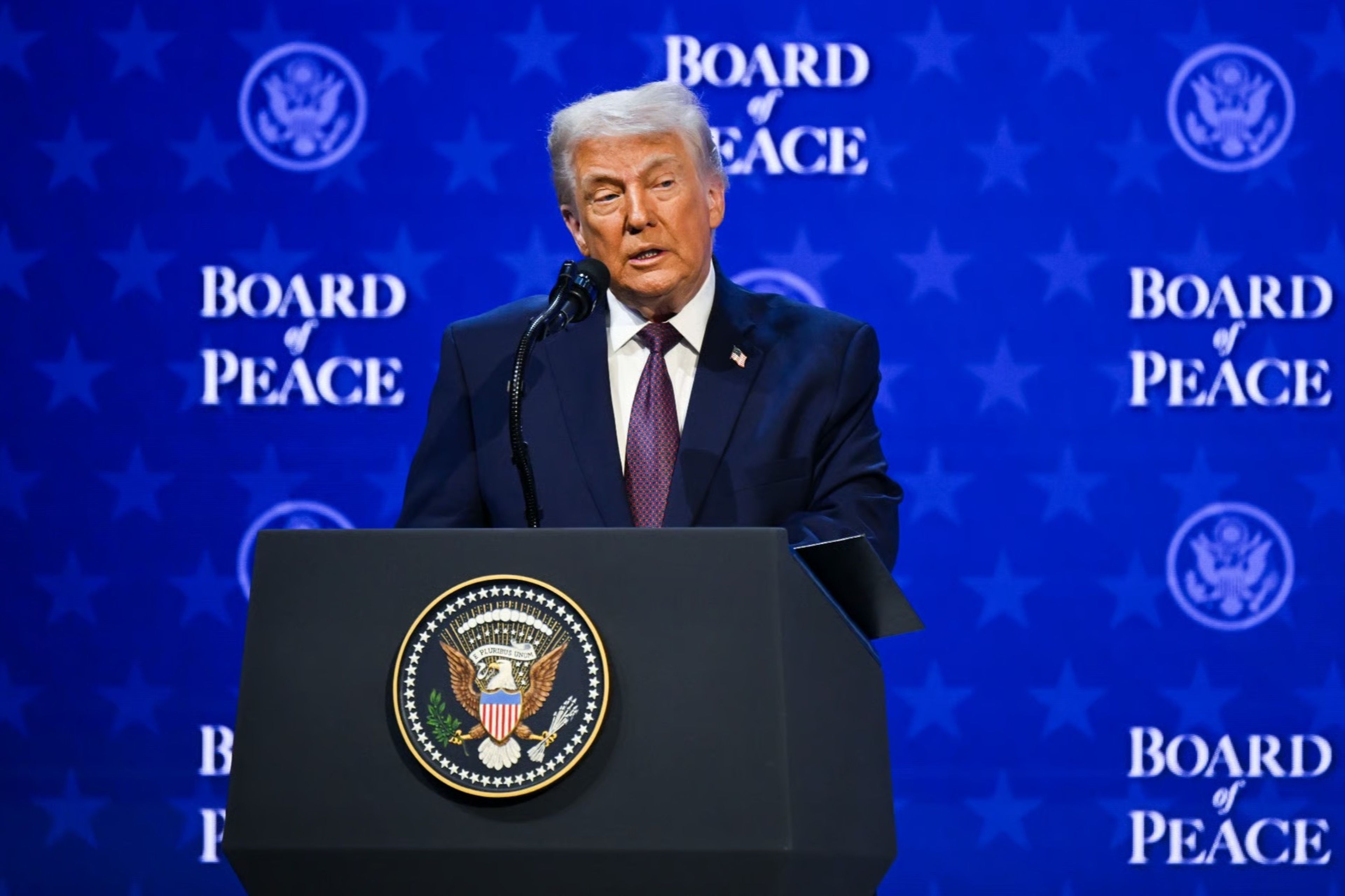 Trump, Maduro operasyonunda gizli “Discombobulator” silahının kritik rol oynadığını açıkladı
