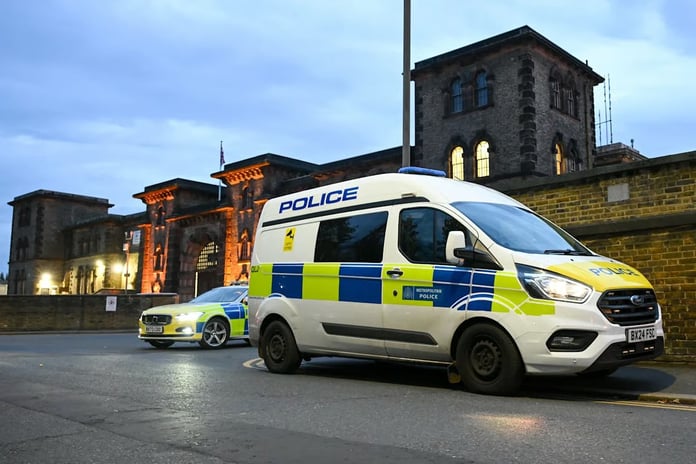 İngiltere'de iki mahkum yanlışlıkla serbest bırakıldı