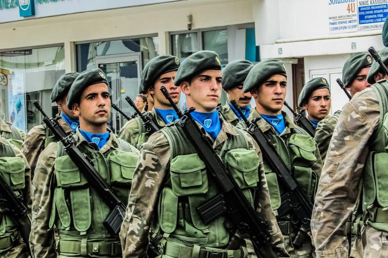 Yunan askerî personelden 2030 Gündemi'ne istifa ve personel eleştirisi