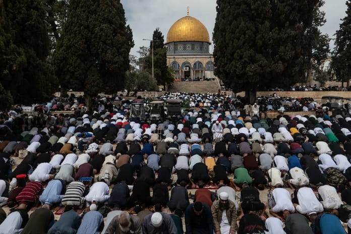 İsrail Mescid-i Aksa'yı Cuma namazına kapattı