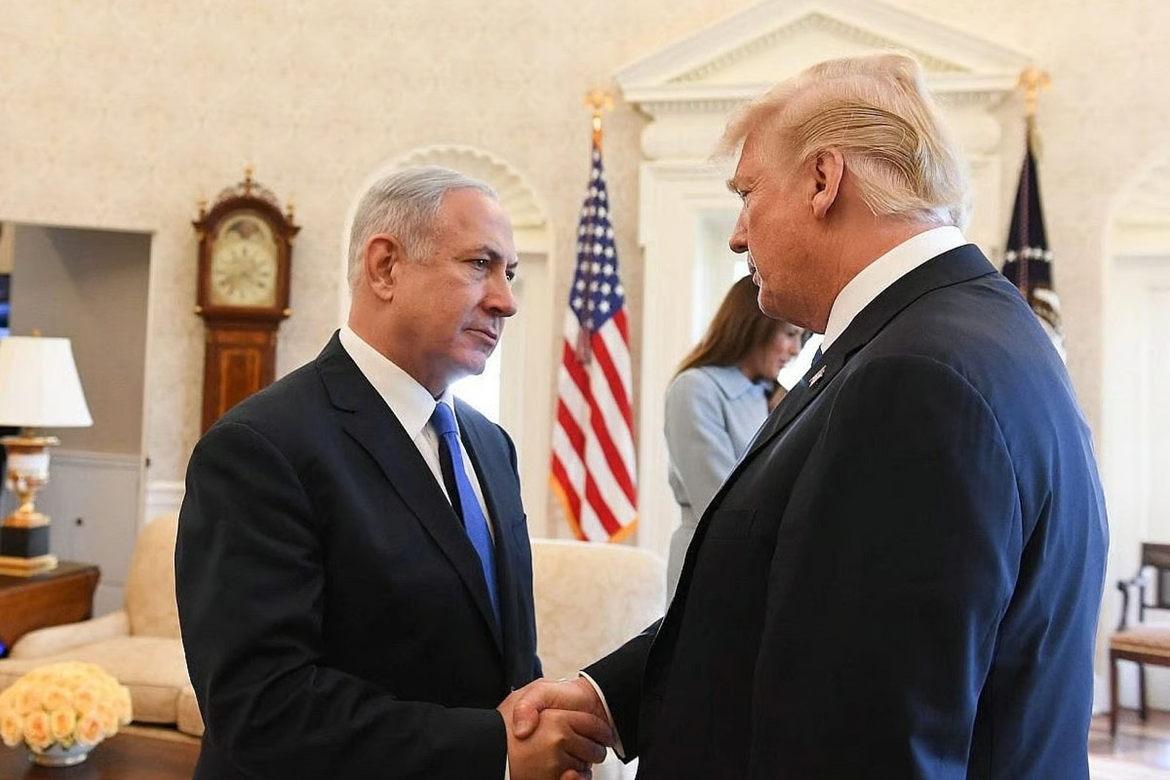 Trump'tan İsrail'in ABD'ye uyacağı sözü