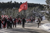 Sarıkamış Harekatı'nın 111. yılında binlerce kişi şehitler için karlar altında yürüdü