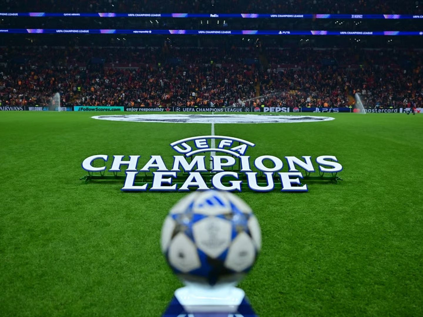 Şampiyonlar Ligi'nde lig etabı sona eriyor: İlk 8 ve play-off hattı netleşiyor