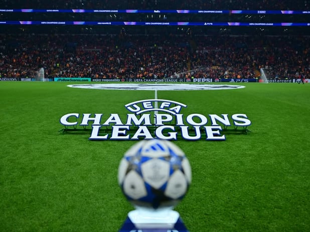 Şampiyonlar Ligi'nde lig etabı sona eriyor: İlk 8 ve play-off hattı netleşiyor