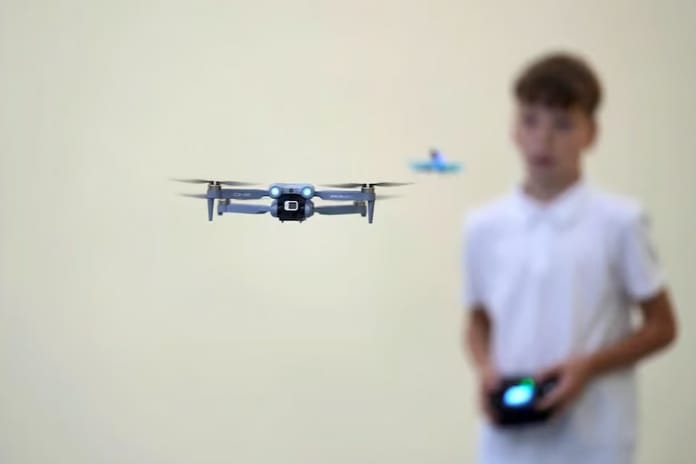Litvanya, Rusya sınırında çocuklara drone eğitimi veriyor