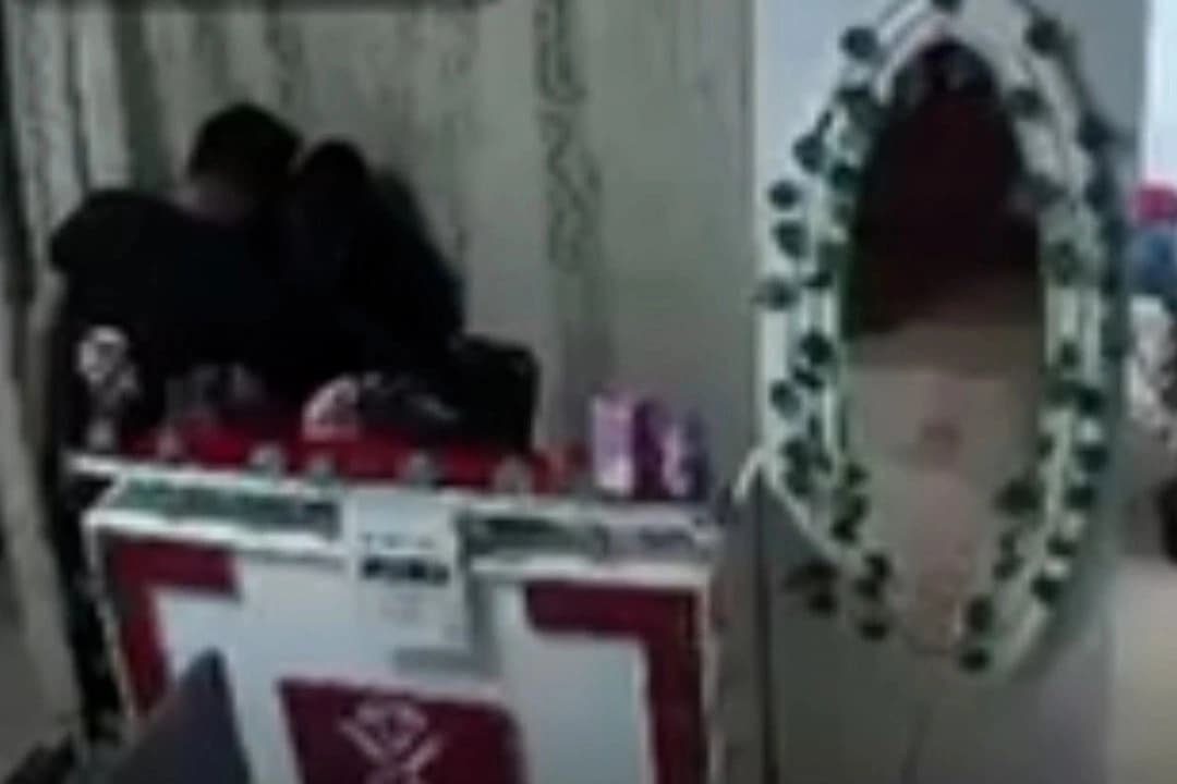 'Şarj' bahanesiyle 15 yaşındaki kızı taciz etti