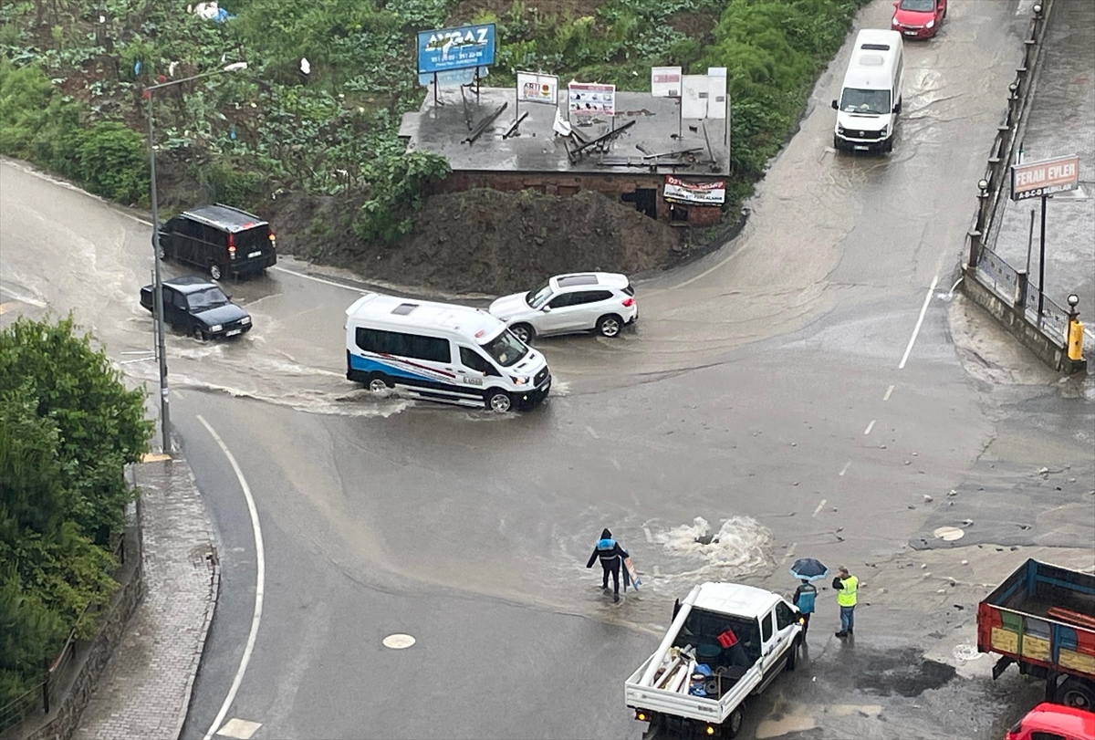 Ortahisar'da sağanak sel oldu!